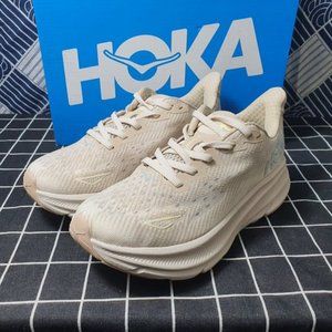 Women’s Hoka Clifton 9